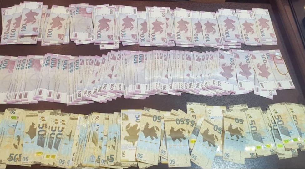 maskali-shexs-sifarishle-baki-sakinine-xesaret-yetirerek-61-min-manatini-alib-video