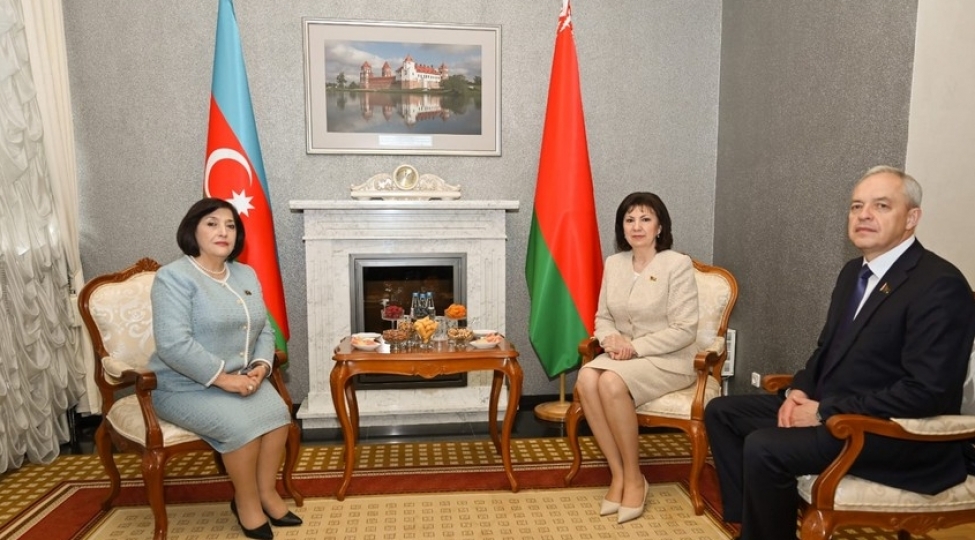 sahibe-qafarova-belaruslu-parlamentarileri-cop29-cherchivesinde-konfransa-devet-edib-foto