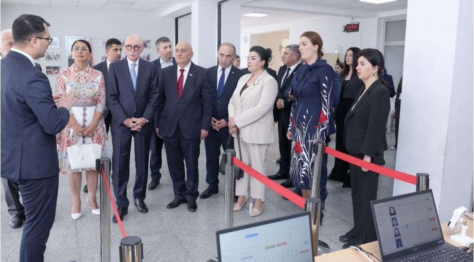 deputatlar-sertifikatlashdirma-imtahanini-izleyibler
