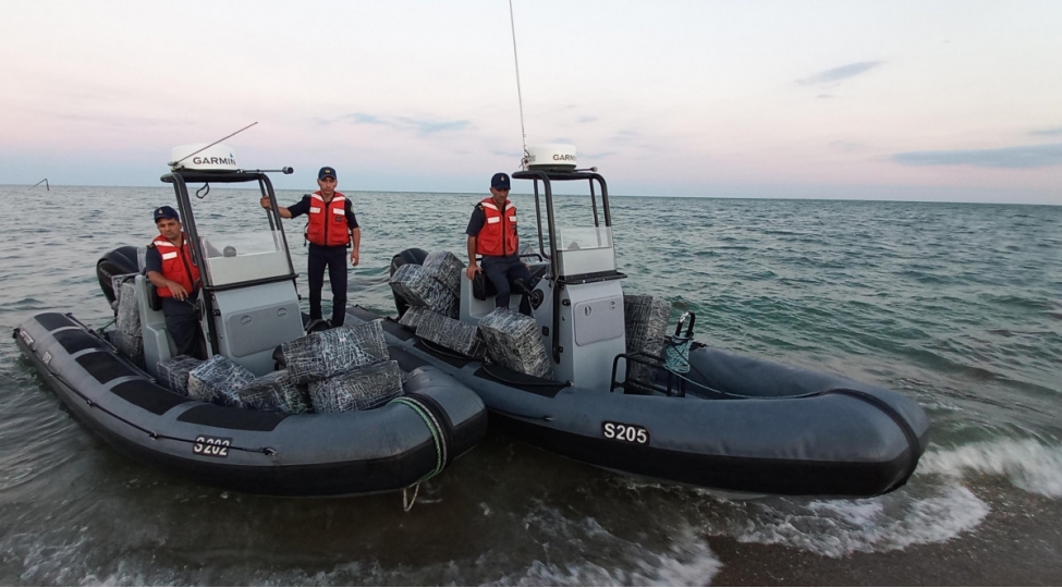 xezerin-azerbaycana-mensub-sularinda-ashkar-olunan-qachaqmal-goturulub-video