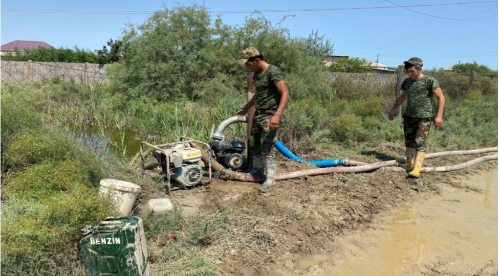 haciqabulda-su-basmish-yerlerde-intensiv-tedbirler-davam-etdirilir-video