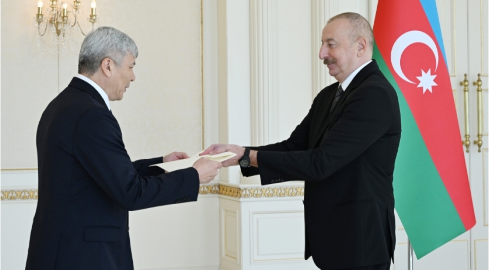 prezident-ilham-eliyev-qirgiz-respublikasinin-olkemizde-yeni-teyin-olunmush-sefirinin-etimadnamesini-qebul-edib-yenilenibfoto