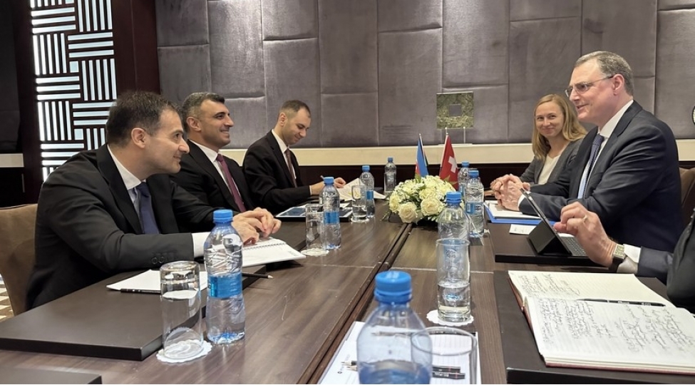 azerbaycan-isvechreile-bank-sektorunda-emekdashliq-perspektivlerini-muzakire-edib