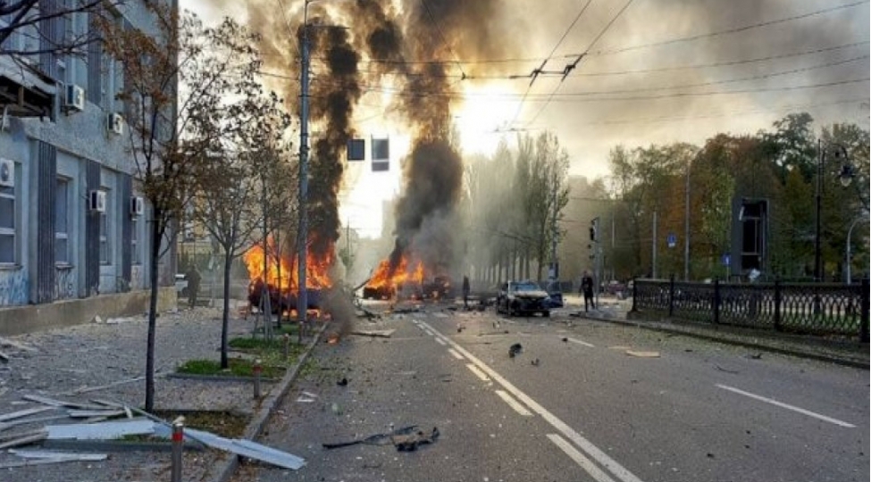 kiyeve-raket-hucumlari-neticesinde-20-nefer-olub-50-nefer-yaralanib-yenilenibvideo