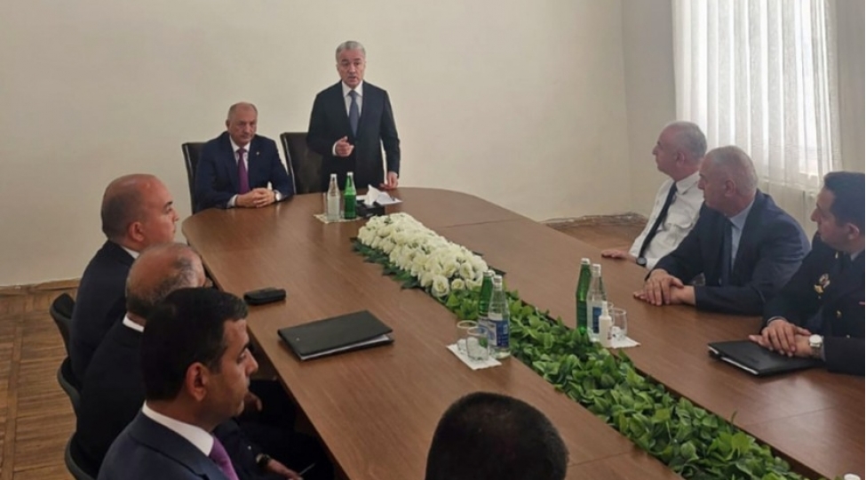 beyleqanin-icra-bashchisi-kollektive-teqdim-olunub