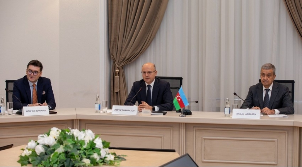 azerbaycan-ve-israil-yashil-enerji-layihelerini-muzakire-edib
