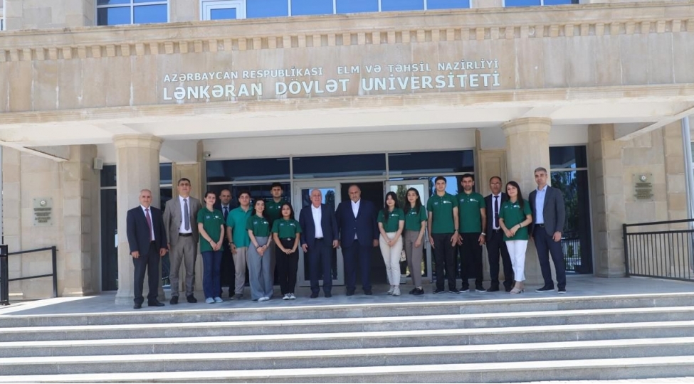 baki-slavyan-universitetinin-tedbirler-planina-uygun-olaraq-teshkil-olunan-yay-mektebinin-ishtirakchi-telebeleri-ile-gorush-foto