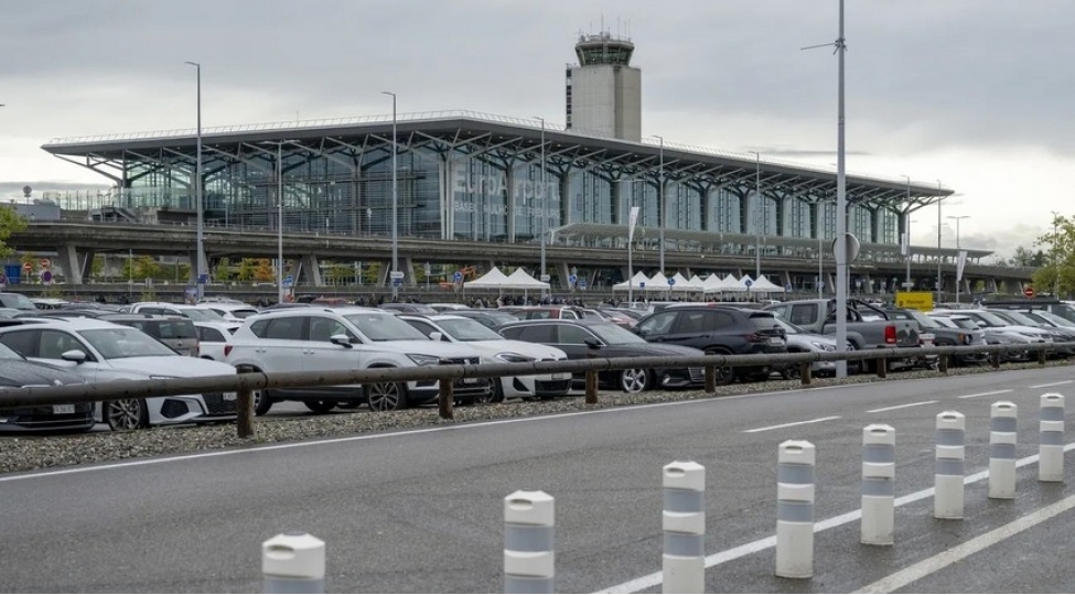 euroairport-terminali-boshaldilib-uchushlar-dayandirilib