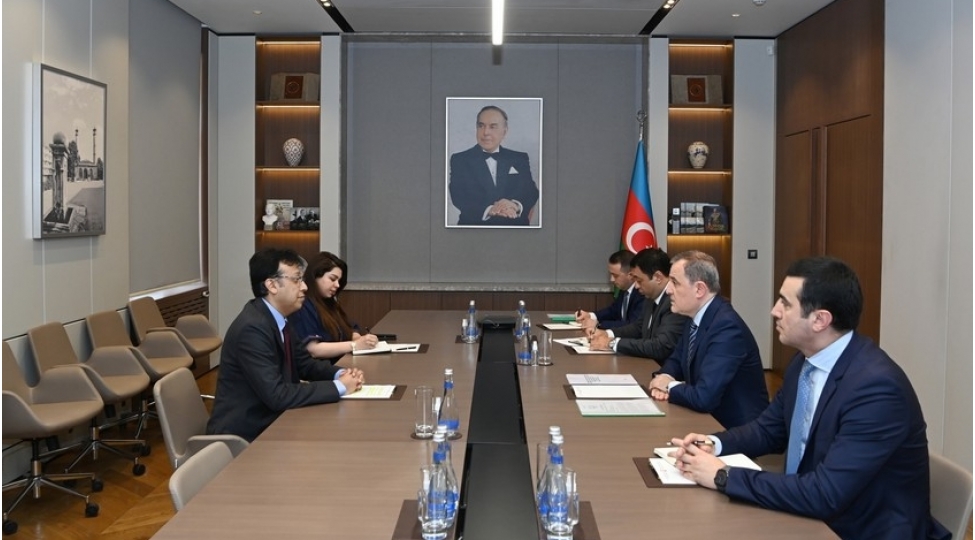 pakistan-sefiri-etimadnamesinin-suretini-ceyhun-bayramova-teqdim-edib-foto