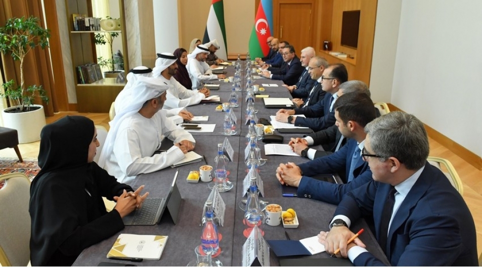 azerbaycan-bee-ile-yashil-enerji-uzre-investisiya-layihelerini-muzakire-edib