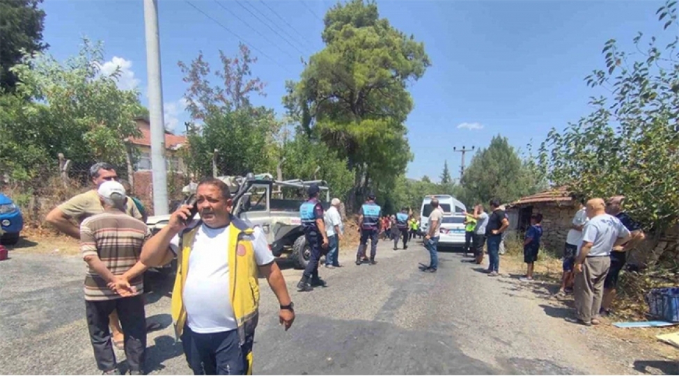 turkiyede-safari-ile-tur-mikroavtobusu-toqqushub-5-almaniyali-turist-yaralanib