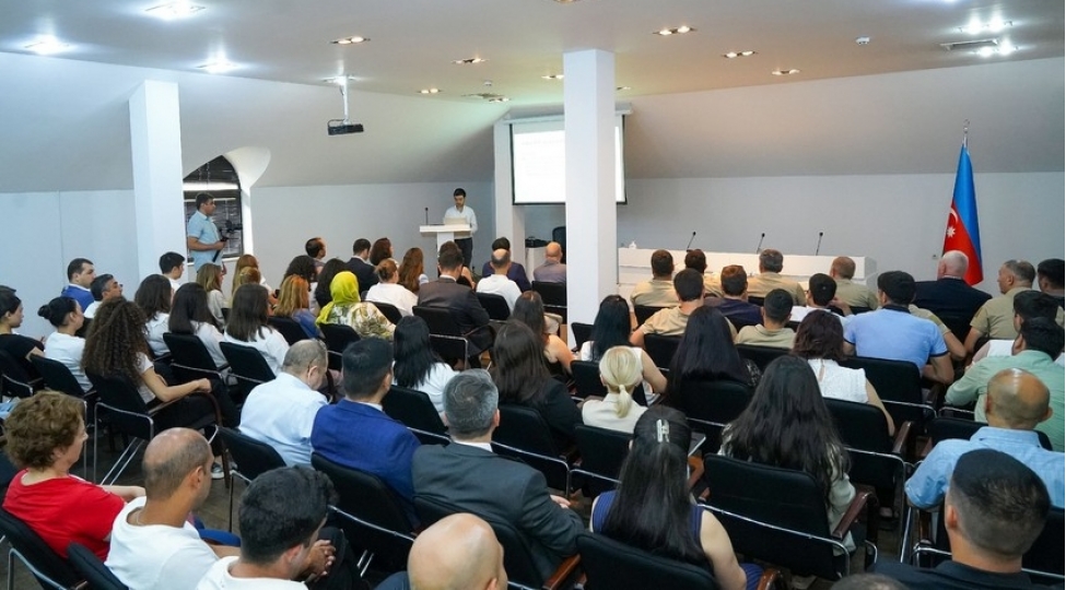 icherisheher-dovlet-tarix-memarliq-qorugunun-emekdashlari-temel-heyata-destek-telimine-celb-edilib