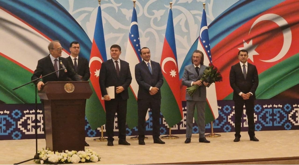 dashkendde-azerbaycan-ve-ozbekistan-senetchilerine-fexri-adlar-teqdim-olunub