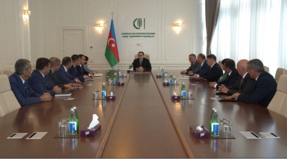 kend-teserrufati-nazirliyinin-emekdashlarina-medallar-ve-vesiqeler-teqdim-olunub