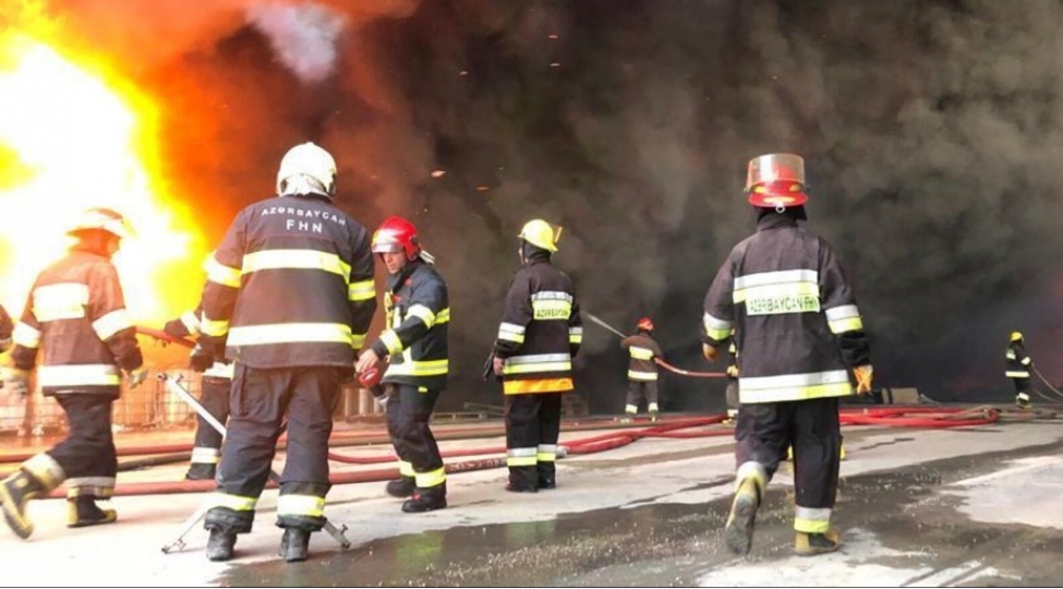 bakida-obyektde-yangin-olub-video