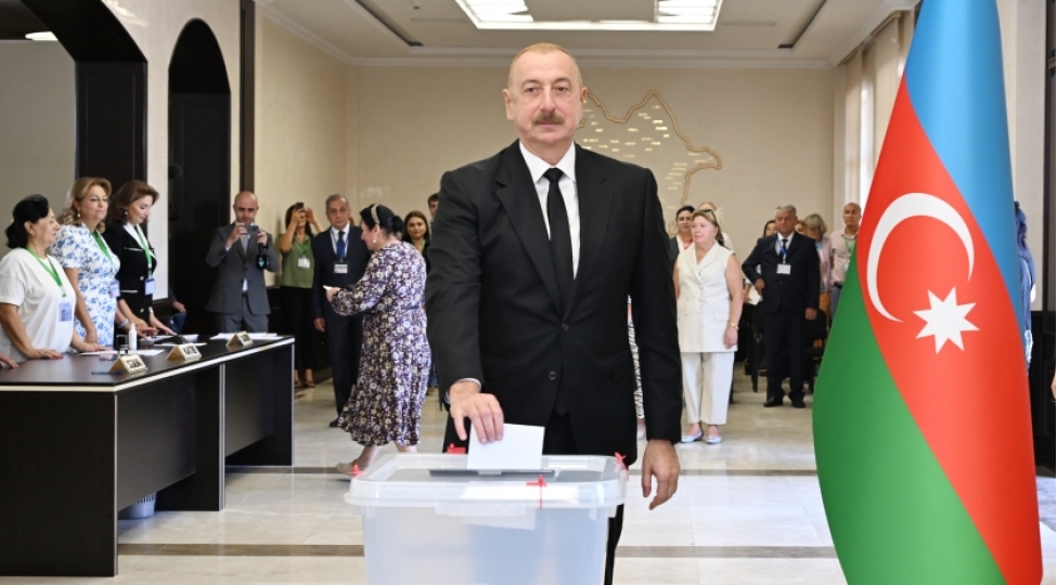 prezident-ilham-eliyev-birinci-xanim-mehriban-eliyeva-ve-qizlari-leyla-eliyeva-ses-veribler