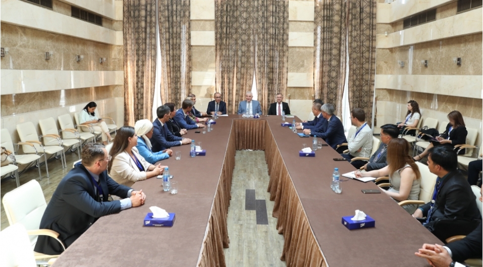 mezahir-penahov-bir-neche-olkenin-merkezi-sechki-komissiyasinin-uzvleri-ile-gorushub