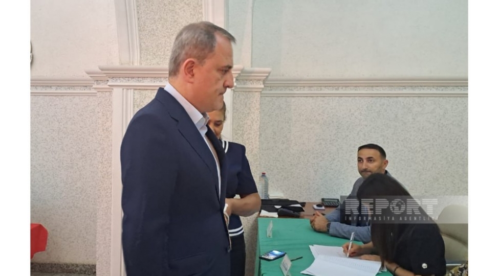 ceyhun-bayramov-sechkilerde-sesverme-huququndan-istifade-edib