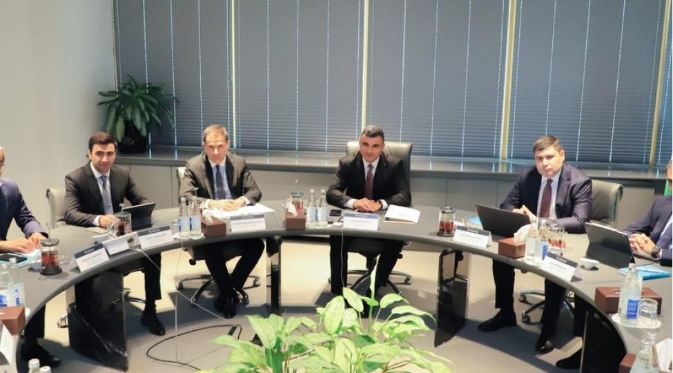 amb-ebrd-ile-maliyye-sektorunun-dayaniqli-inkishafini-muzakire-edib