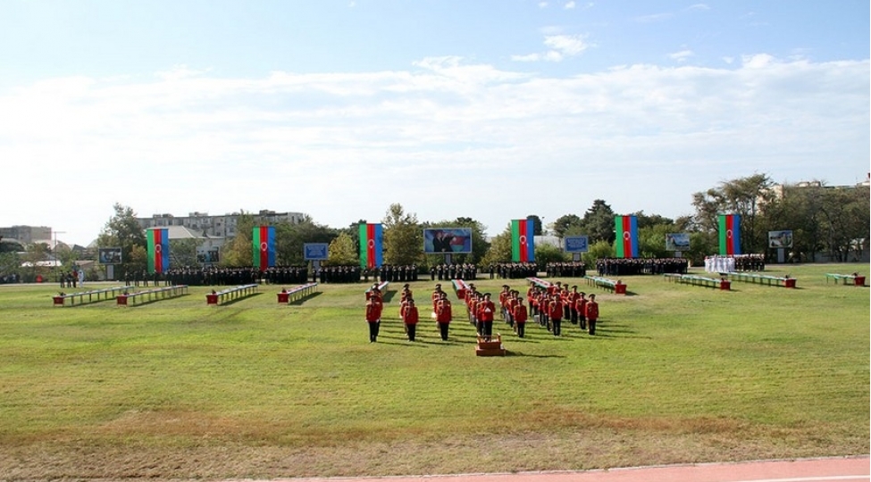 xususi-teyinatli-tehsil-muessiselerinde-andichme-merasimleri-kechirilib-video