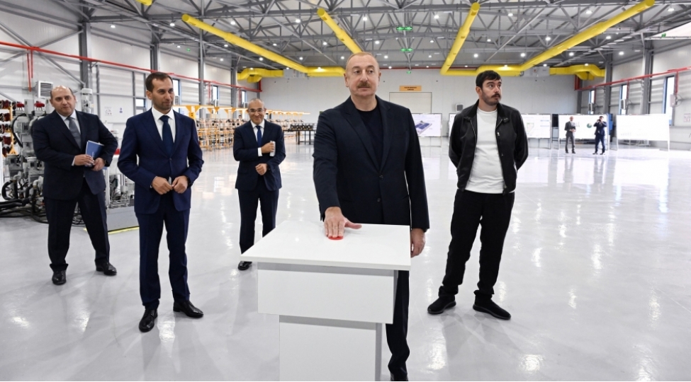 prezident-agdam-senaye-parkinda-gorulen-ishlerle-tanish-olub-yeni-zavodlarin-achilishlarinda-ishtirak-edib-yenilenibfoto