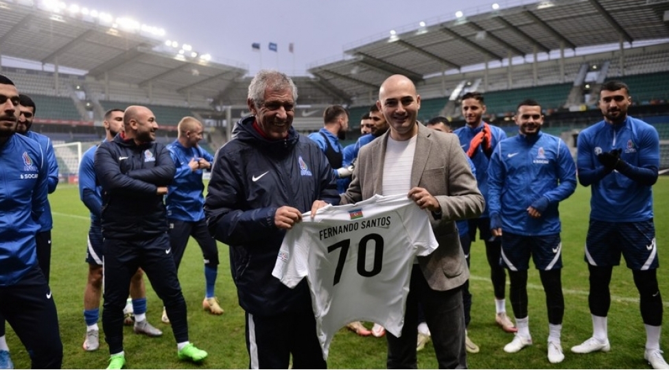 Fernandu Santuşa forma hədiyyə edildi