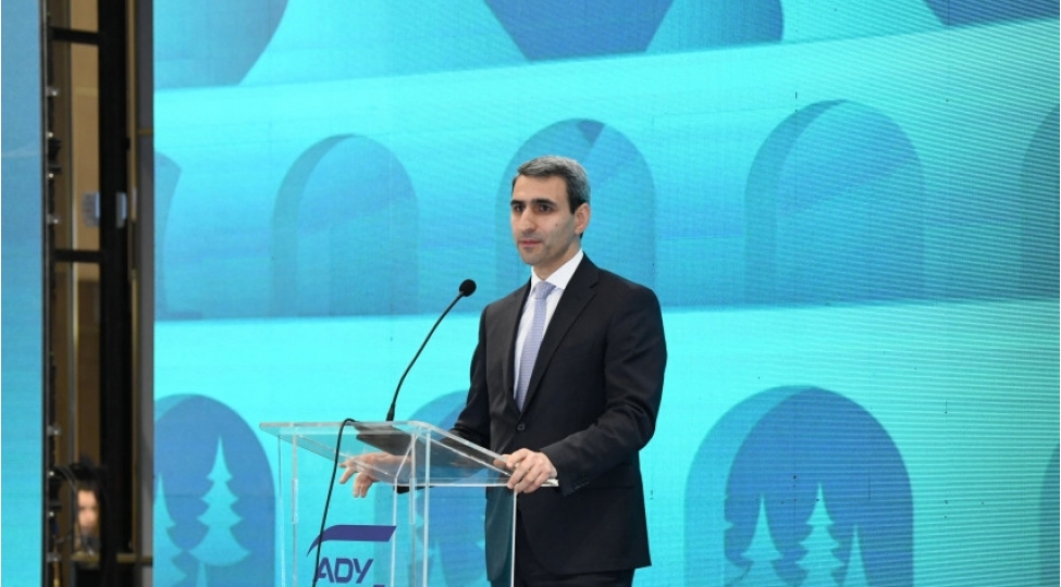 azerbaycanin-demir-yollarinda-elektrikleshmeni-100-faize-chatdirmaq-hedeflenir-rovshen-rustemov