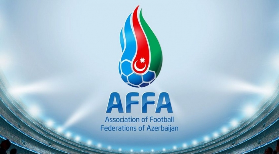 affa-azarkeshlere-kenar-eshya-atan-iki-futbolchunu-cezalandirib