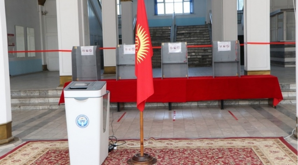 qirgizistanda-parlament-sechkileri-kechirilir-2