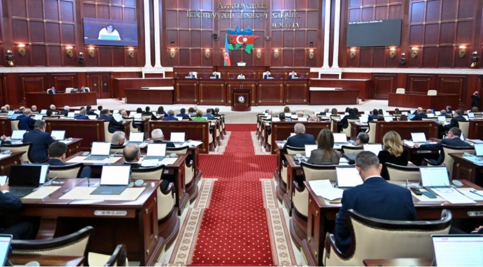 parlament-ombudsmanin-meruzesini-qebul-edib-2