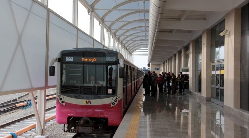 sabahdan-bakmil-metrostansiyasina-qatarlarin-hereket-cedveli-deyishdirilir