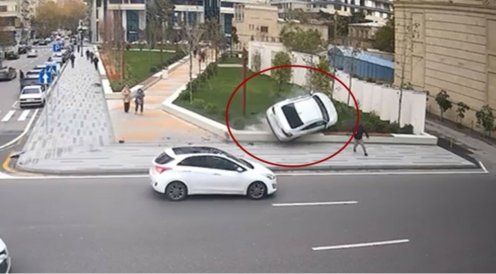 niim-bakida-sixliga-sebeb-olan-yol-qezasi-ile-bagli-goruntu-yayib-video