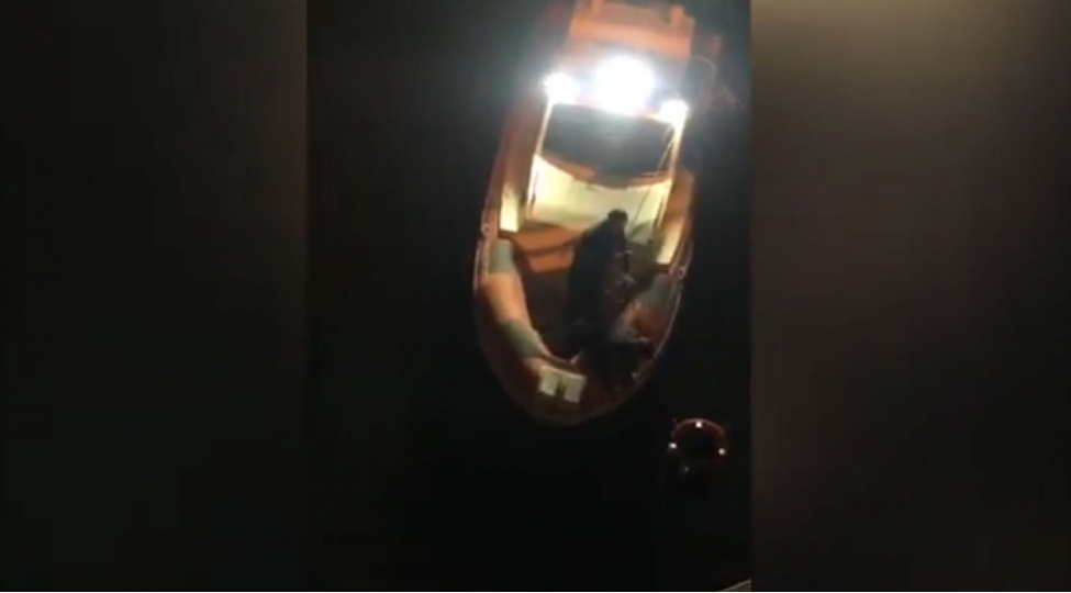 denizde-batma-tehlukesi-olan-shexs-xilas-olunub-video