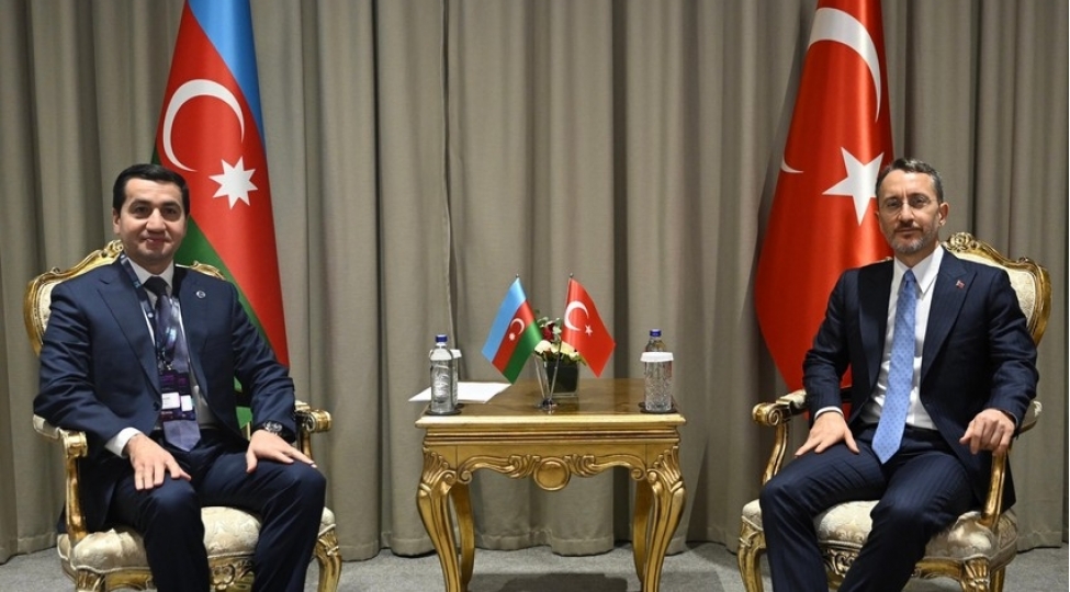 hikmet-haciyev-fexreddin-altun-ve-akif-chagatayla-cenubi-qafqazi-muzakire-edib