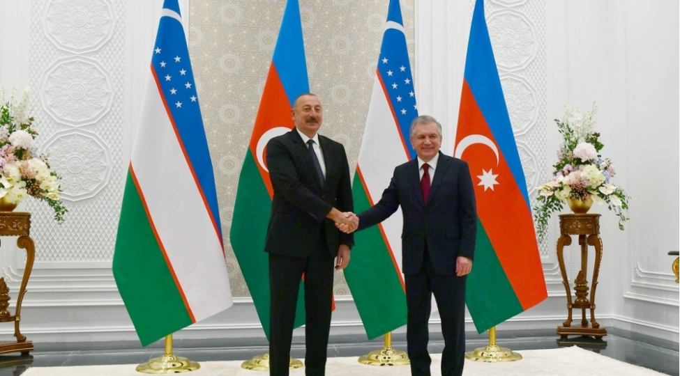 ozbekistan-prezidenti-ilham-eliyeve-zeng-edib