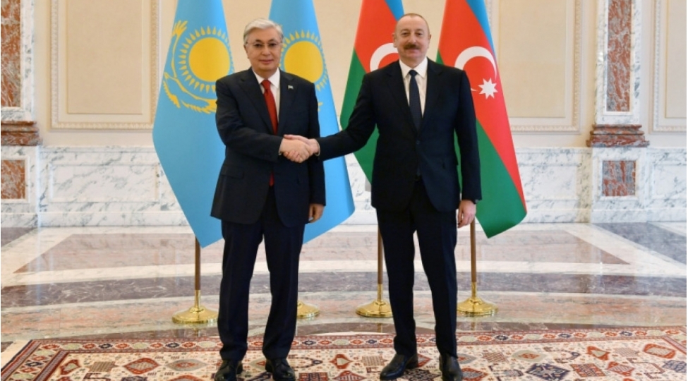 tokayev-azerbaycan-prezidentine-zeng-edib-2