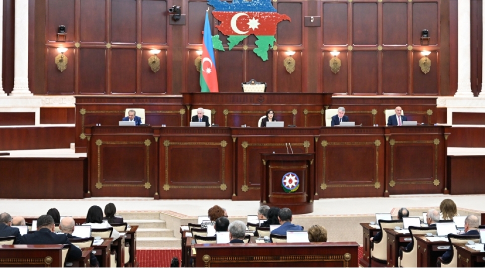 parlament-milli-metbuatin-150-illiyi-ile-bagli-yubiley-medalini-tesdiqleyib