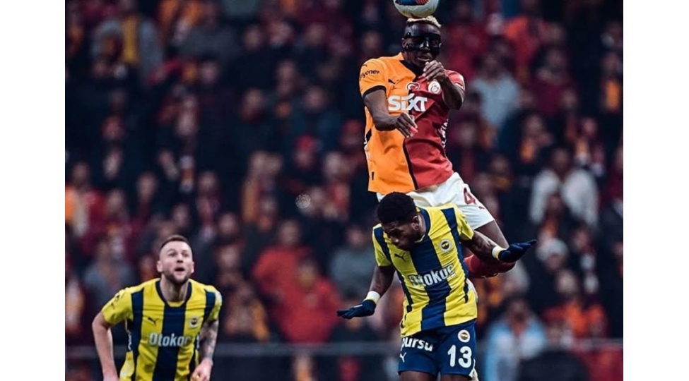 qalatasaray-oz-meydaninda-fenerbagcha-ile-hech-heche-edib-foto