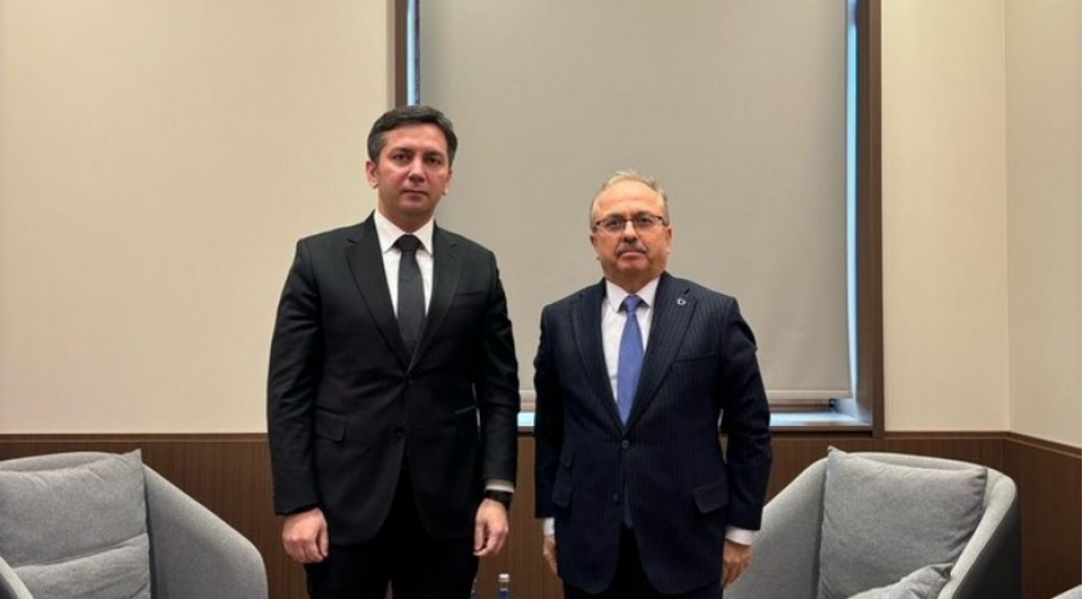 yalchin-refiyev-turkiye-sefiri-ile-regional-meseleleri-muzakire-edib