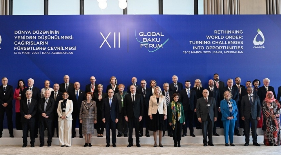 prezident-ilham-eliyev-xii-qlobal-baki-forumunun-achilish-merasiminde-chixish-edib-foto