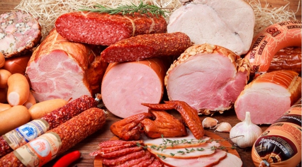 azerbaycanda-kolbasa-istehsali-texminen-7-azalib