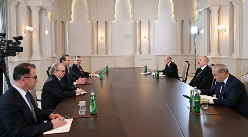 prezident-ilham-eliyev-turkiyenin-enerji-ve-tebii-servetler-nazirini-qebul-edib
