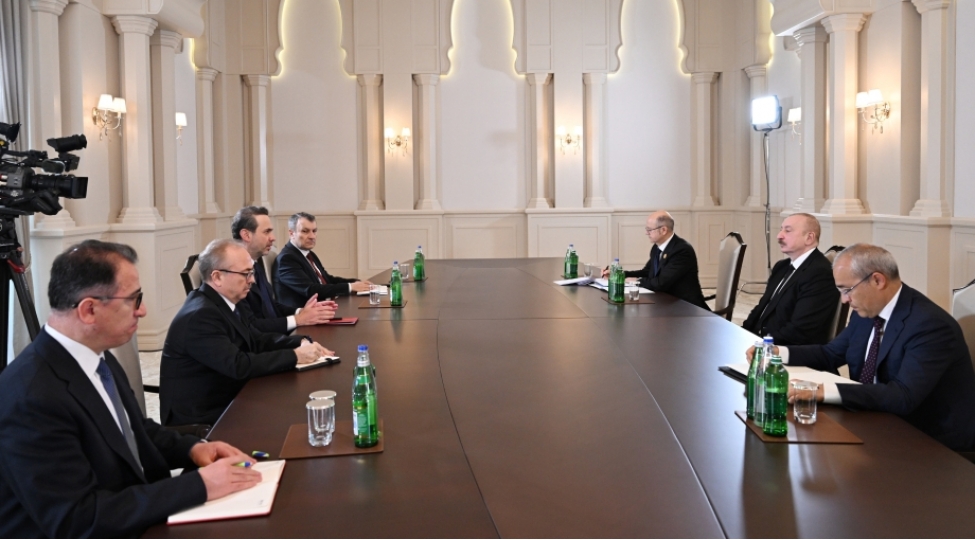 prezident-ilham-eliyev-turkiyenin-enerji-ve-tebii-servetler-nazirini-qebul-edib-yenilenib