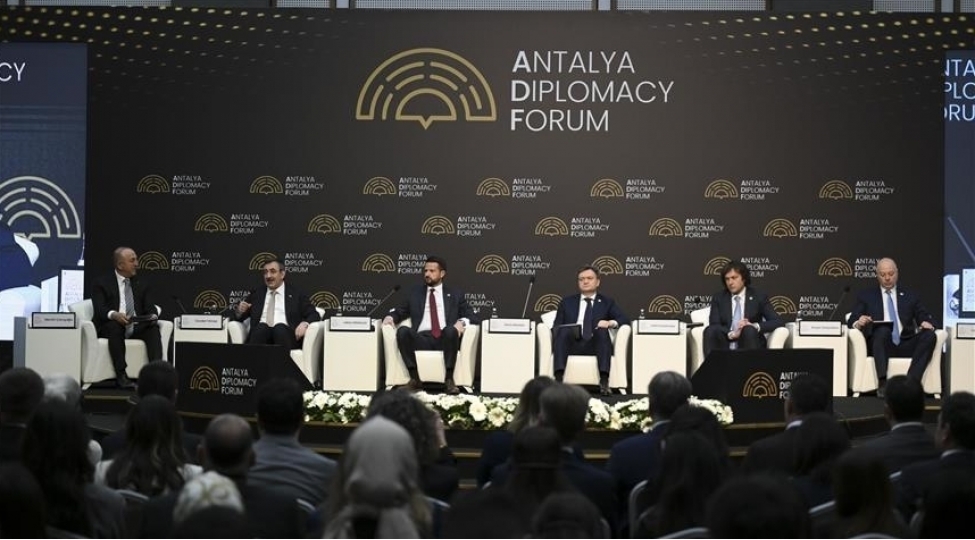 iv-antalya-diplomatik-forumu-cherchivesinde-ilk-panel-iclasi-kechirilib