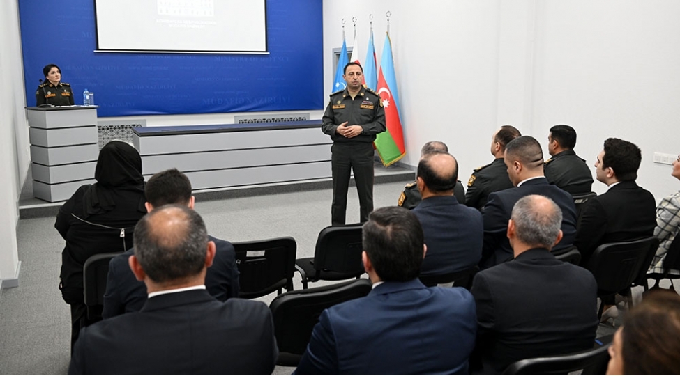 mudafie-nazirliyinde-dovlet-qurumlari-ve-qht-numayendeleri-ile-gorush-kechirilib-fotovideo
