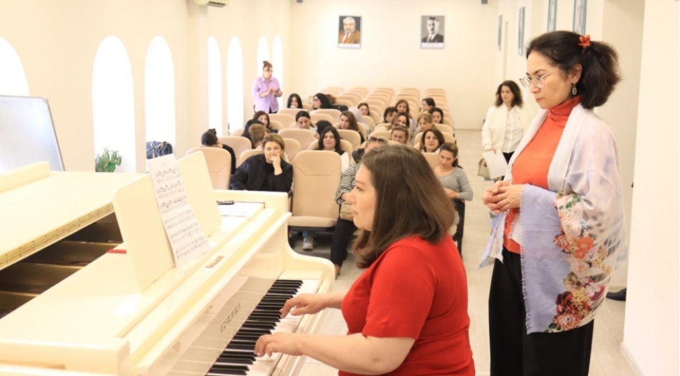 muellimlerin-attestasiya-neticelerine-uygun-telimler-bashlayib-foto