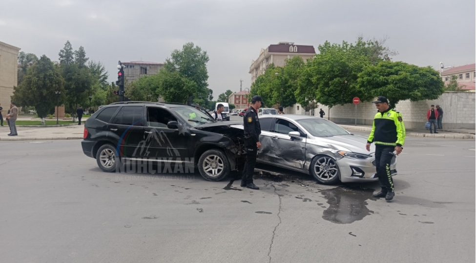 naxchivan-sheherinde-yol-neqliyyat-hadisesi-bash-verib-foto