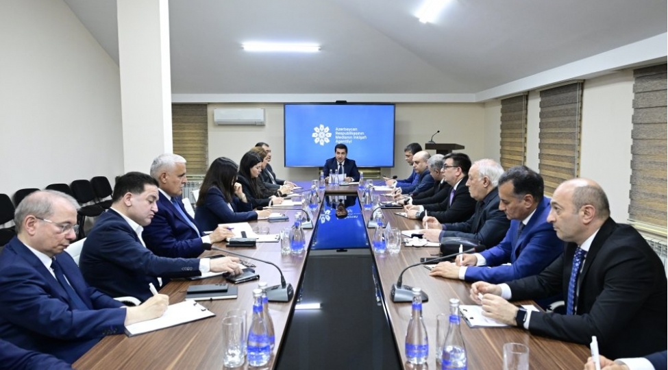 hikmet-haciyev-medianin-inkishafi-agentliyinde-media-subyektlerinin-rehberleri-ile-gorushub