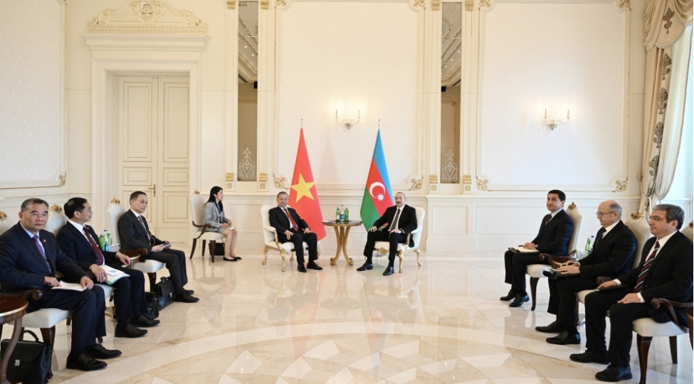 azerbaycan-ile-vyetnam-arasinda-imzalanmish-senedler-mubadile-edilib