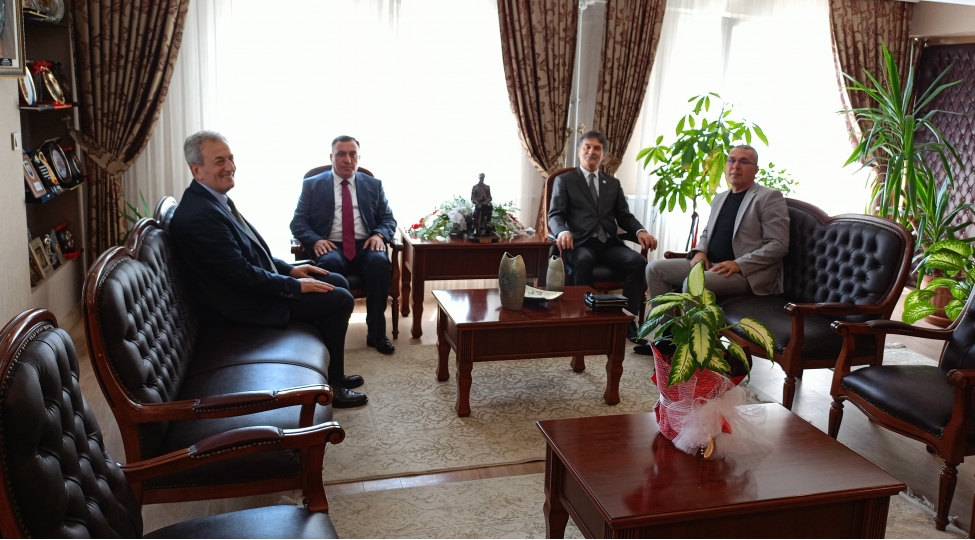emin-hesenli-turkiyenin-herbi-yonumlu-teshkilatlarinda-gorushler-kechirib